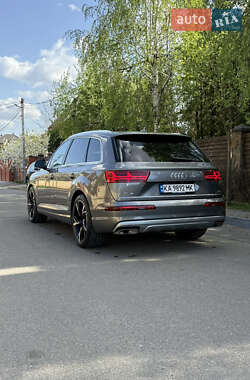 Внедорожник / Кроссовер Audi Q7 2015 в 