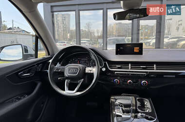 Внедорожник / Кроссовер Audi Q7 2018 в 