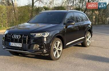 Внедорожник / Кроссовер Audi Q7 2020 в 
