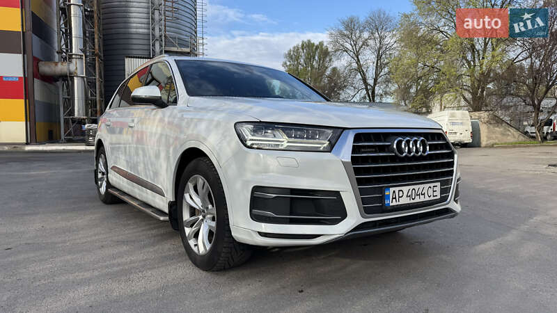 Позашляховик / Кросовер Audi Q7 2016 в 