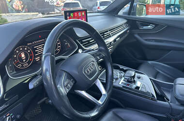 Позашляховик / Кросовер Audi Q7 2016 в 
