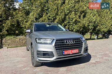 Внедорожник / Кроссовер Audi Q7 2015 в 