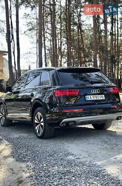 Позашляховик / Кросовер Audi Q7 2016 в 