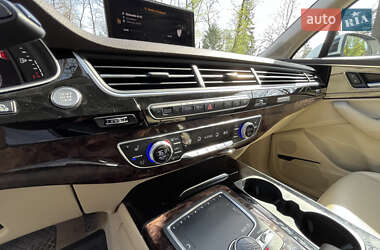 Внедорожник / Кроссовер Audi Q7 2018 в 