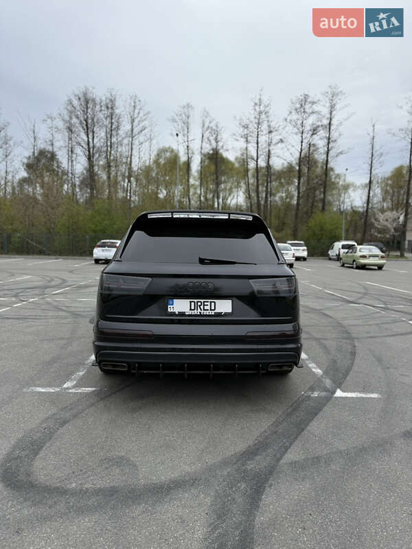 Внедорожник / Кроссовер Audi Q7 2017 в Буче
