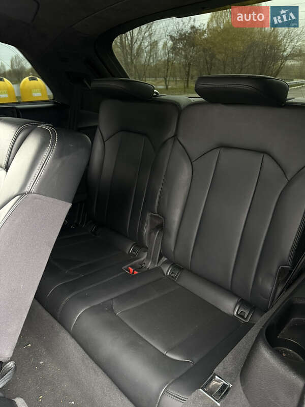 Внедорожник / Кроссовер Audi Q7 2017 в Буче