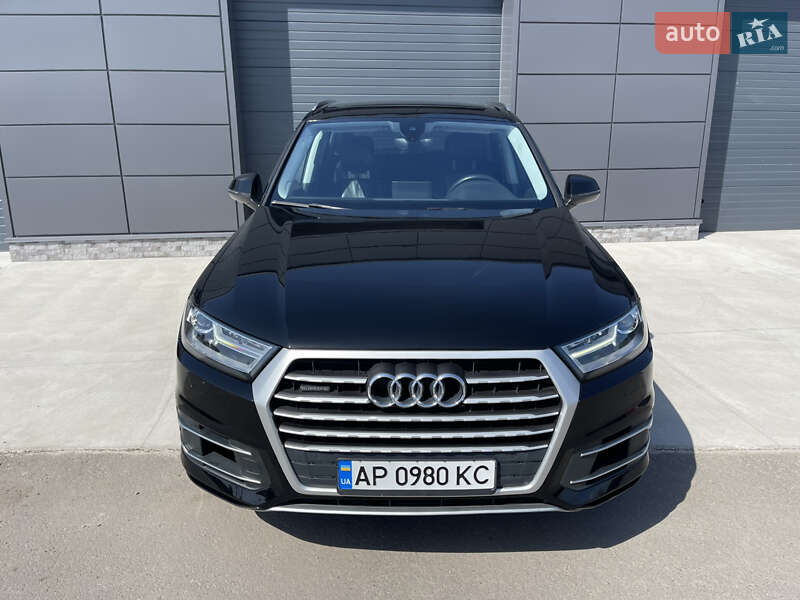 Внедорожник / Кроссовер Audi Q7 2017 в Запорожье