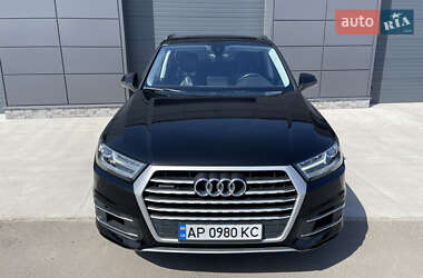Позашляховик / Кросовер Audi Q7 2017 в 