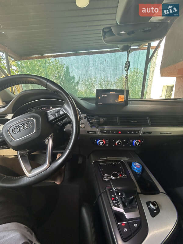 Внедорожник / Кроссовер Audi Q7 2015 в Виноградове