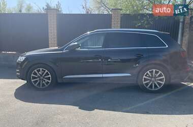 Внедорожник / Кроссовер Audi Q7 2017 в 