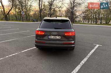 Внедорожник / Кроссовер Audi Q7 2018 в 