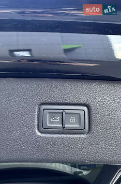 Внедорожник / Кроссовер Audi Q7 2020 в 