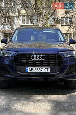 Внедорожник / Кроссовер Audi Q7 2021 в 