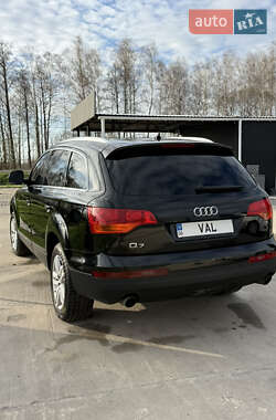 Внедорожник / Кроссовер Audi Q7 2009 в 