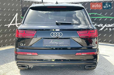 Внедорожник / Кроссовер Audi Q7 2016 в 