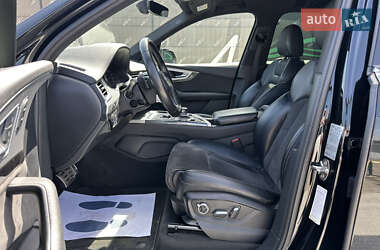 Внедорожник / Кроссовер Audi Q7 2016 в 
