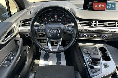 Внедорожник / Кроссовер Audi Q7 2016 в 