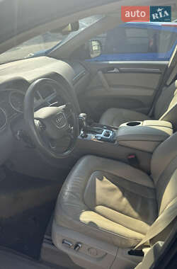 Внедорожник / Кроссовер Audi Q7 2012 в 