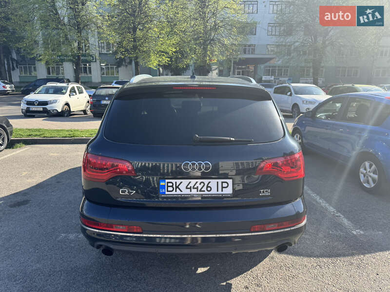 Позашляховик / Кросовер Audi Q7 2012 в Рівному