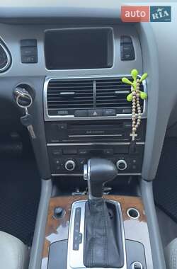Позашляховик / Кросовер Audi Q7 2011 в Острозі