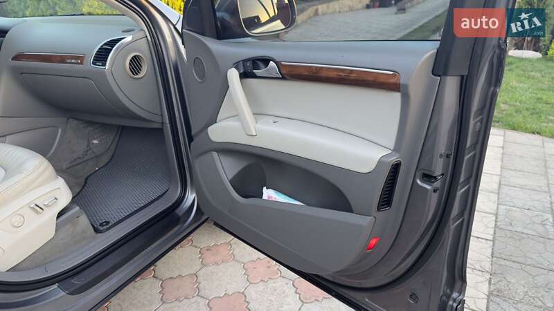 Позашляховик / Кросовер Audi Q7 2011 в Острозі