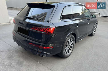 Внедорожник / Кроссовер Audi Q7 2023 в 