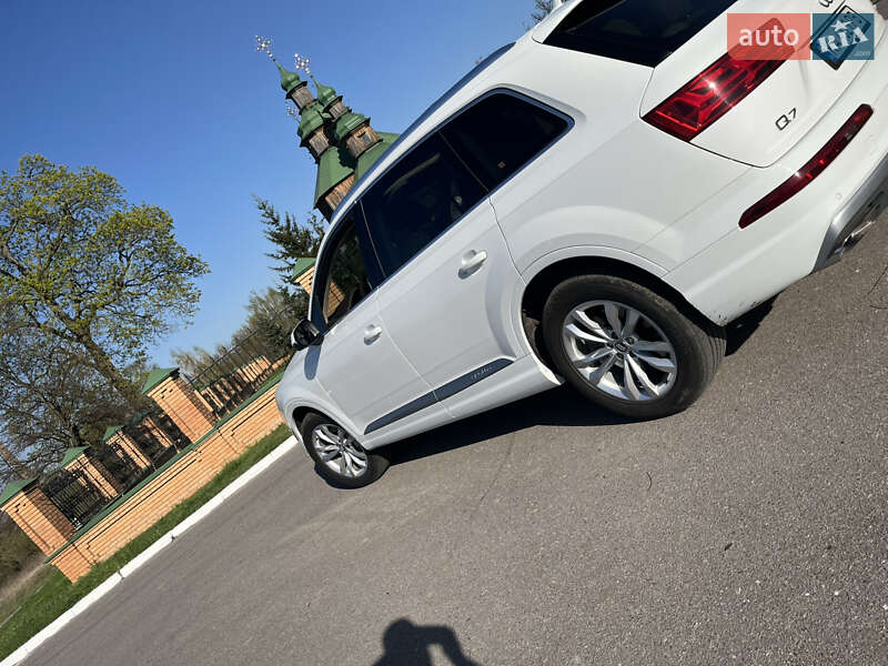 Позашляховик / Кросовер Audi Q7 2016 в Києві фото 29 Позашляховик / Кросовер Audi Q7 2016 в Києві