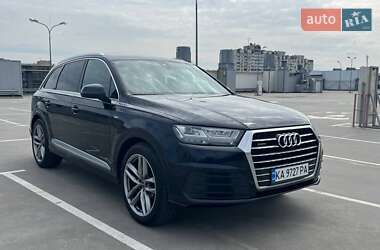 Внедорожник / Кроссовер Audi Q7 2015 в 