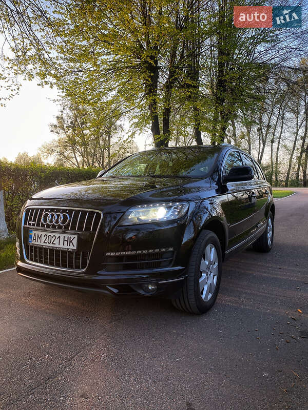 Внедорожник / Кроссовер Audi Q7 2013 в Киеве