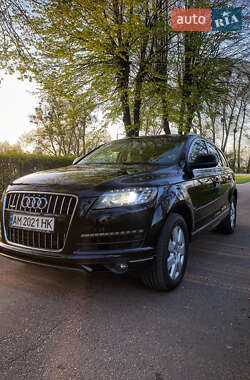 Внедорожник / Кроссовер Audi Q7 2013 в 