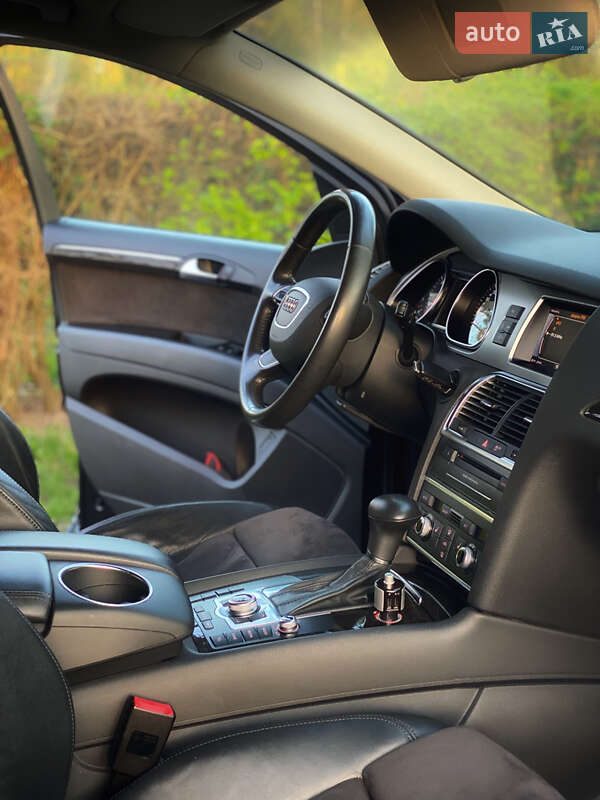 Внедорожник / Кроссовер Audi Q7 2013 в Киеве