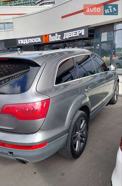 Внедорожник / Кроссовер Audi Q7 2012 в 