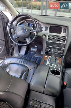 Внедорожник / Кроссовер Audi Q7 2012 в 