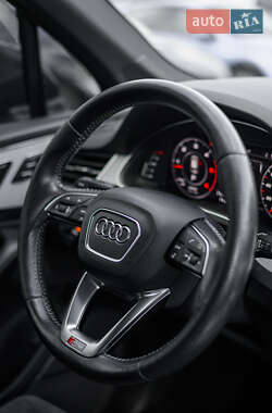 Позашляховик / Кросовер Audi Q7 2015 в 