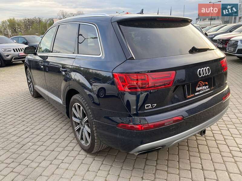 Позашляховик / Кросовер Audi Q7 2016 в Львові