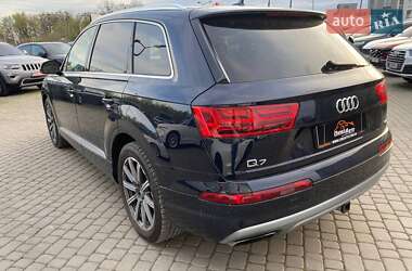 Внедорожник / Кроссовер Audi Q7 2016 в 