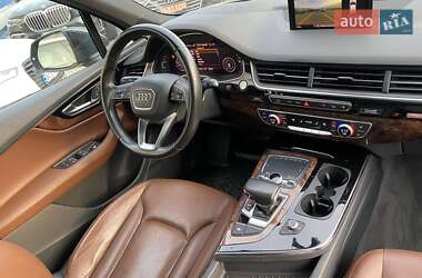 Внедорожник / Кроссовер Audi Q7 2016 в 