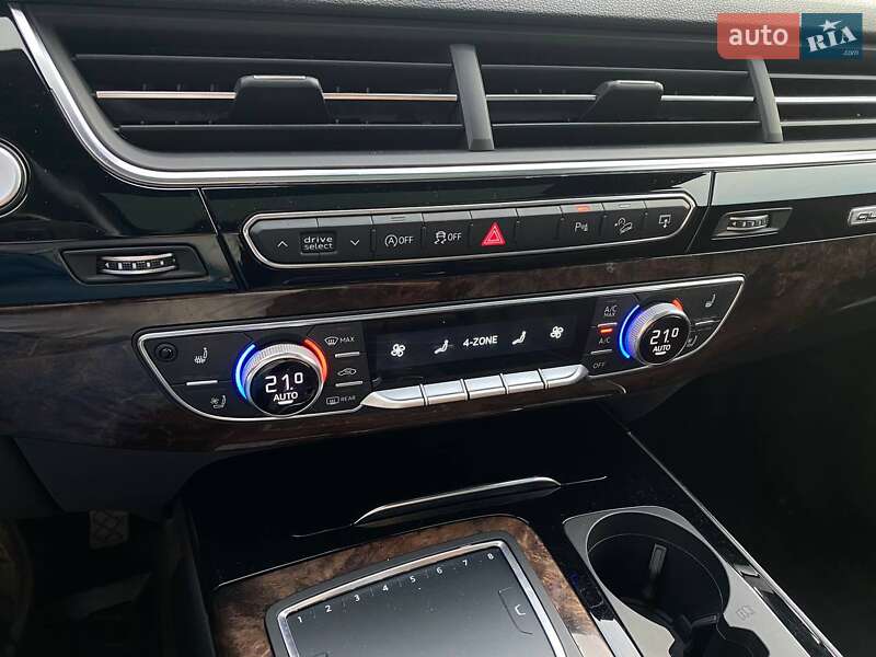 Позашляховик / Кросовер Audi Q7 2016 в Львові