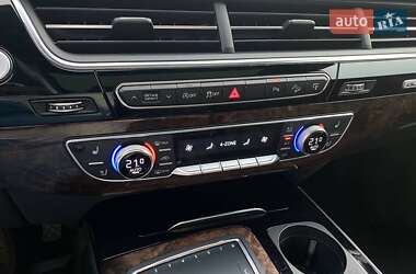 Внедорожник / Кроссовер Audi Q7 2016 в 