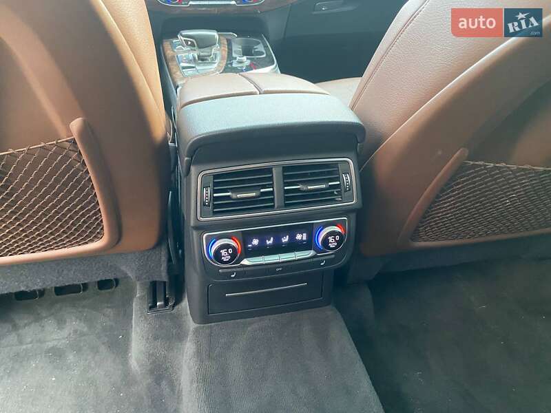 Позашляховик / Кросовер Audi Q7 2016 в Львові