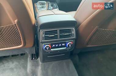 Внедорожник / Кроссовер Audi Q7 2016 в 