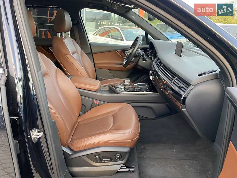 Позашляховик / Кросовер Audi Q7 2016 в Львові