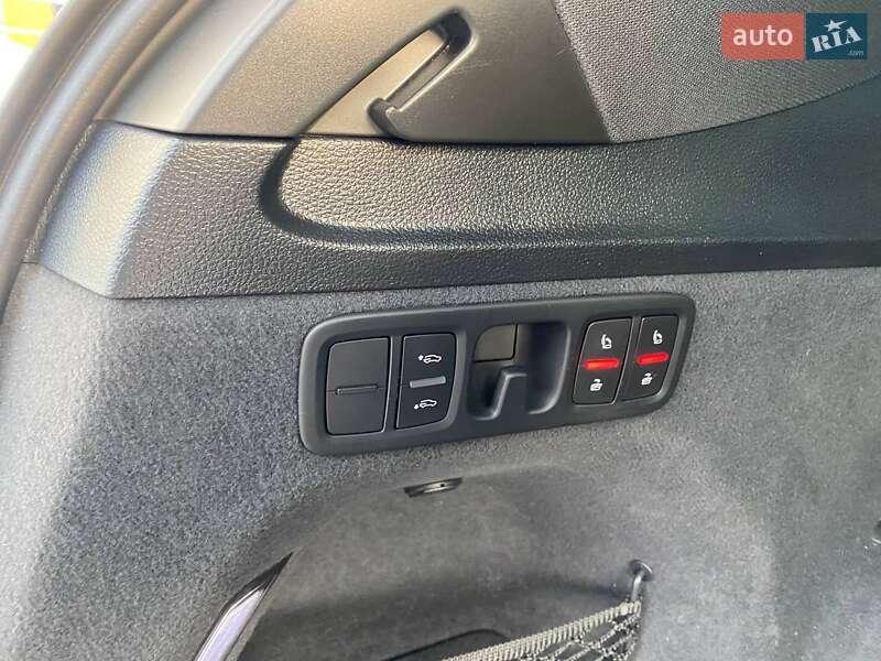 Позашляховик / Кросовер Audi Q7 2016 в Львові