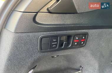 Внедорожник / Кроссовер Audi Q7 2016 в 