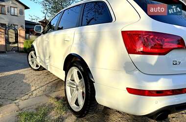 Позашляховик / Кросовер Audi Q7 2012 в 