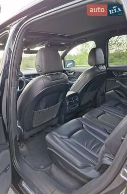 Внедорожник / Кроссовер Audi Q7 2016 в 