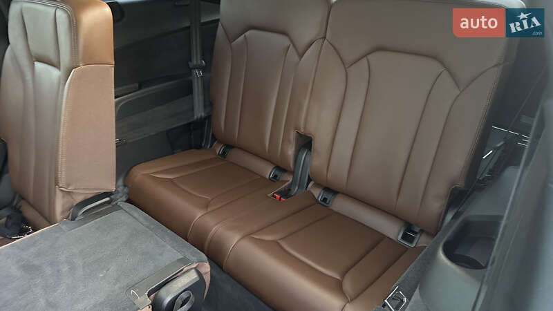 Внедорожник / Кроссовер Audi Q7 2019 в Киеве