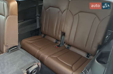 Внедорожник / Кроссовер Audi Q7 2019 в 