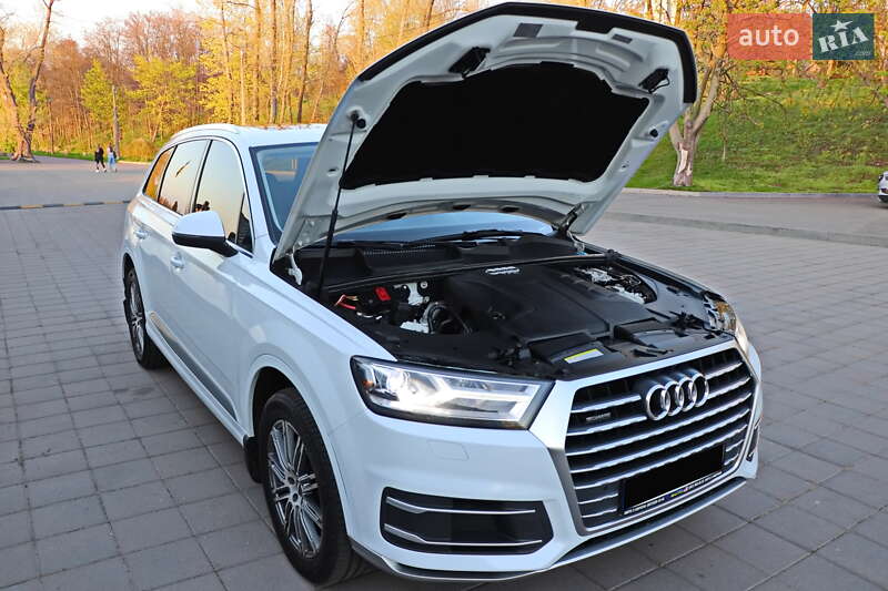 Внедорожник / Кроссовер Audi Q7 2017 в Кременчуге