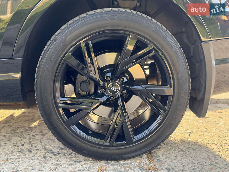 Внедорожник / Кроссовер Audi Q7 2017 в Южноукраинске